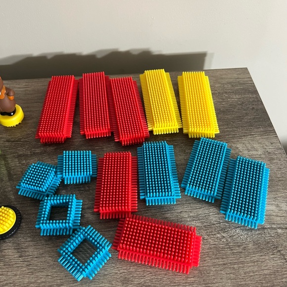 Bristle Blocks Set 42 Pieces Baby Genius Krinkles Building Set Various Colors - Picture 4 of 6